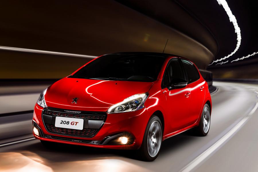  Peugeot 208 GT 2016 года  (LA) (фото 10 из 25)